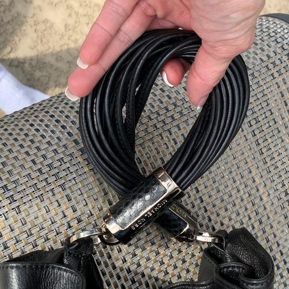 EXCELLENT CONDITION- Michael Kors Black Leather Hobo - Picture 10 of 13